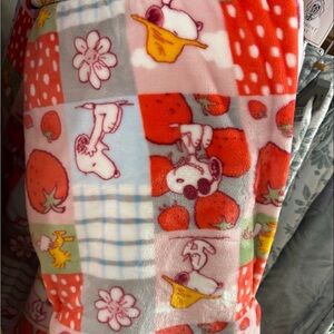 NWT viral HTF Snoopy Fleece Summer Strawberry Throw Blanket